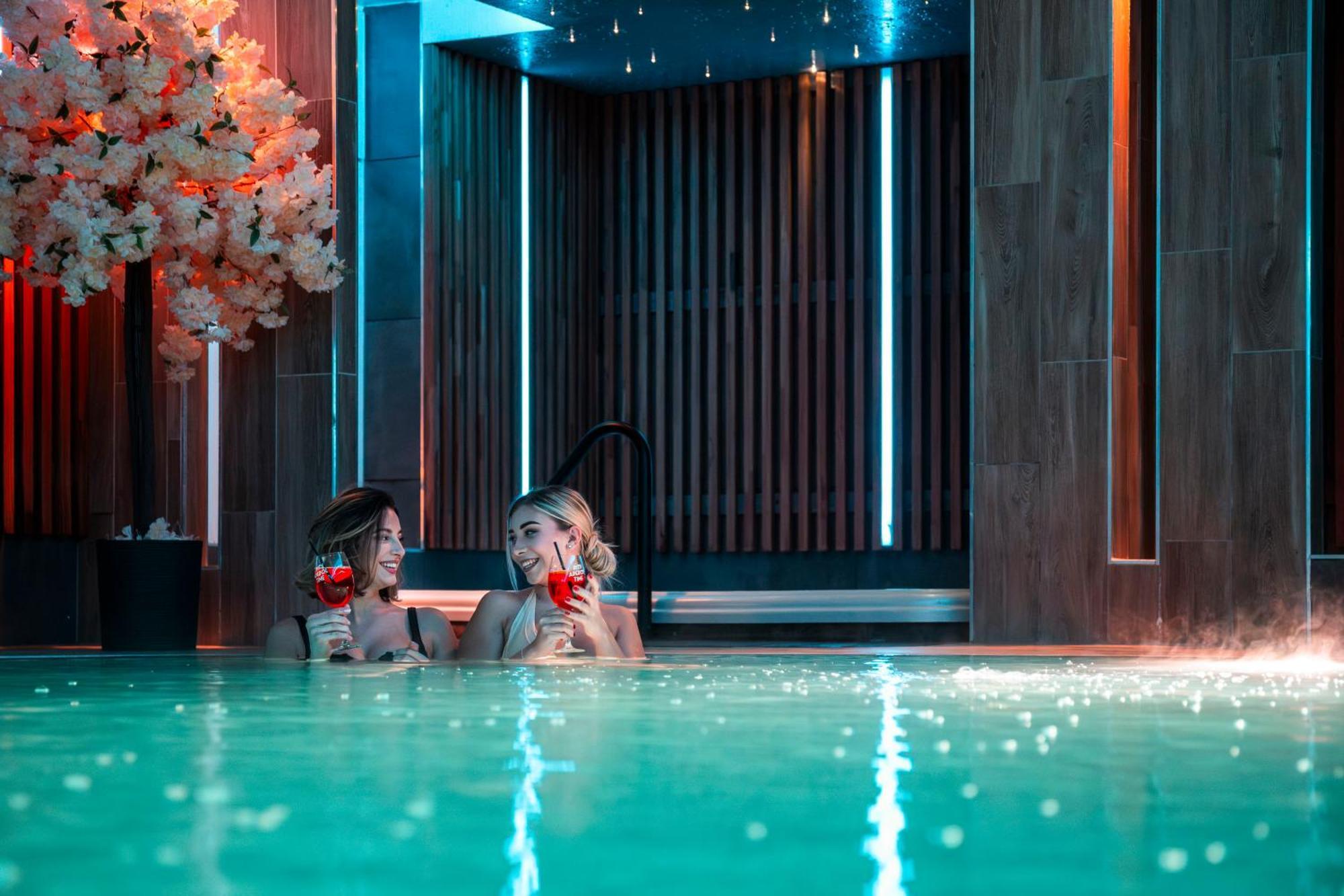 Sziget Hotel Nyíregyháza Esterno foto
